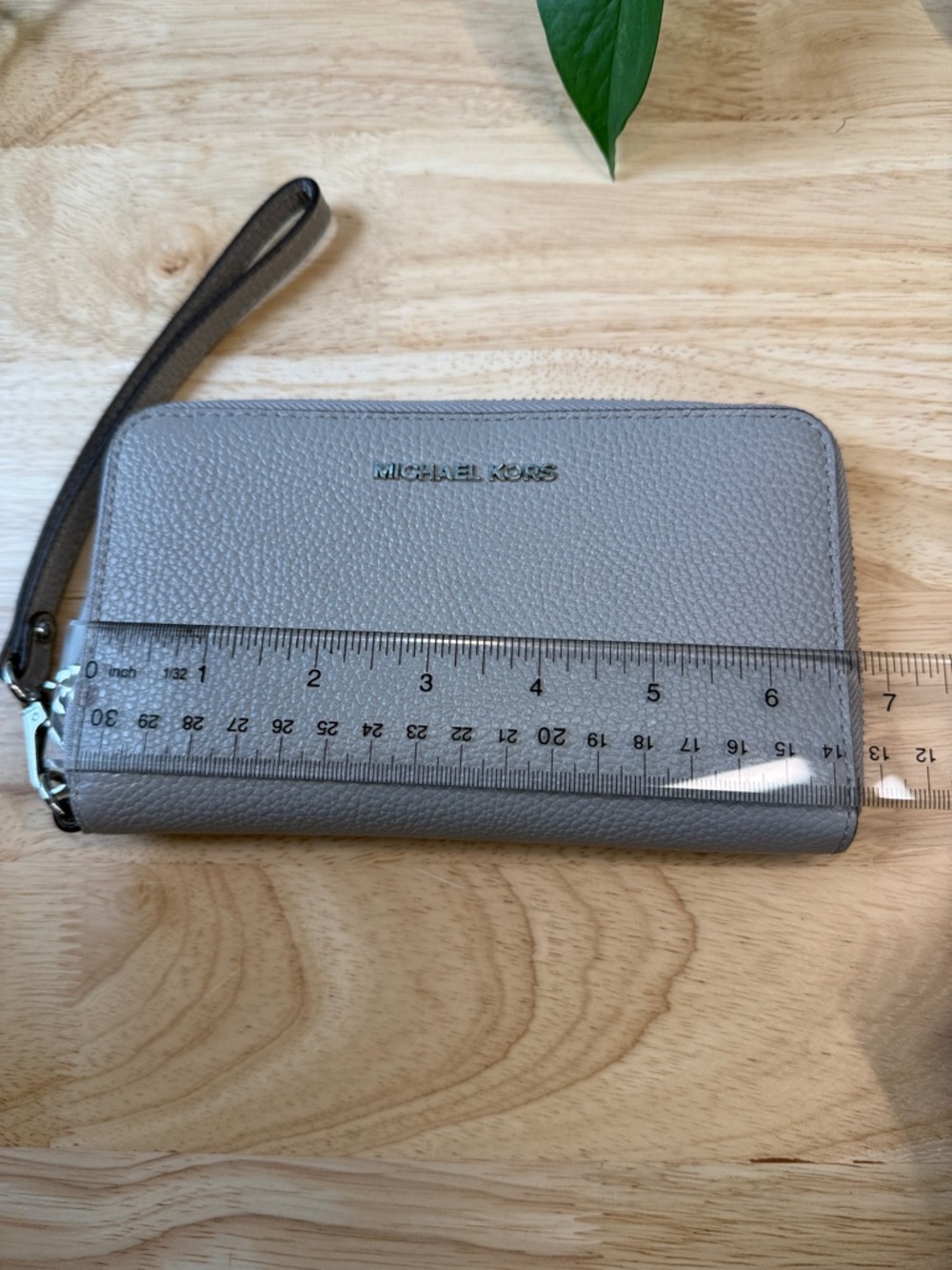 Michael Kors wristlet grey - Picture 6 of 7